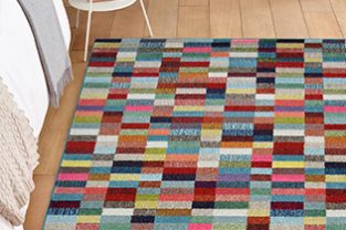 Machine made rugs, patterned rugs
